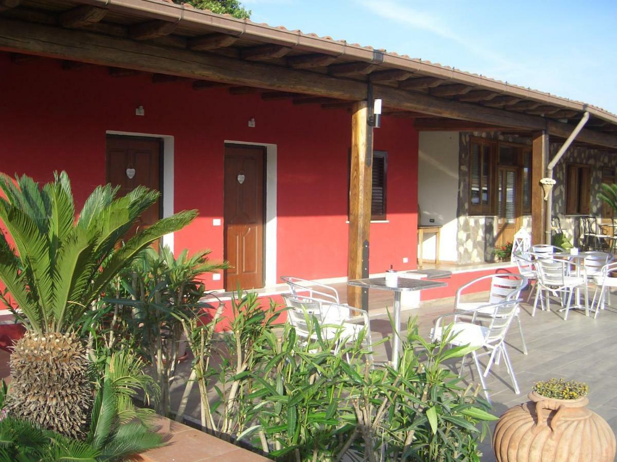 L'Oasi Di Ambra Hotel Ardea Ngoại thất bức ảnh