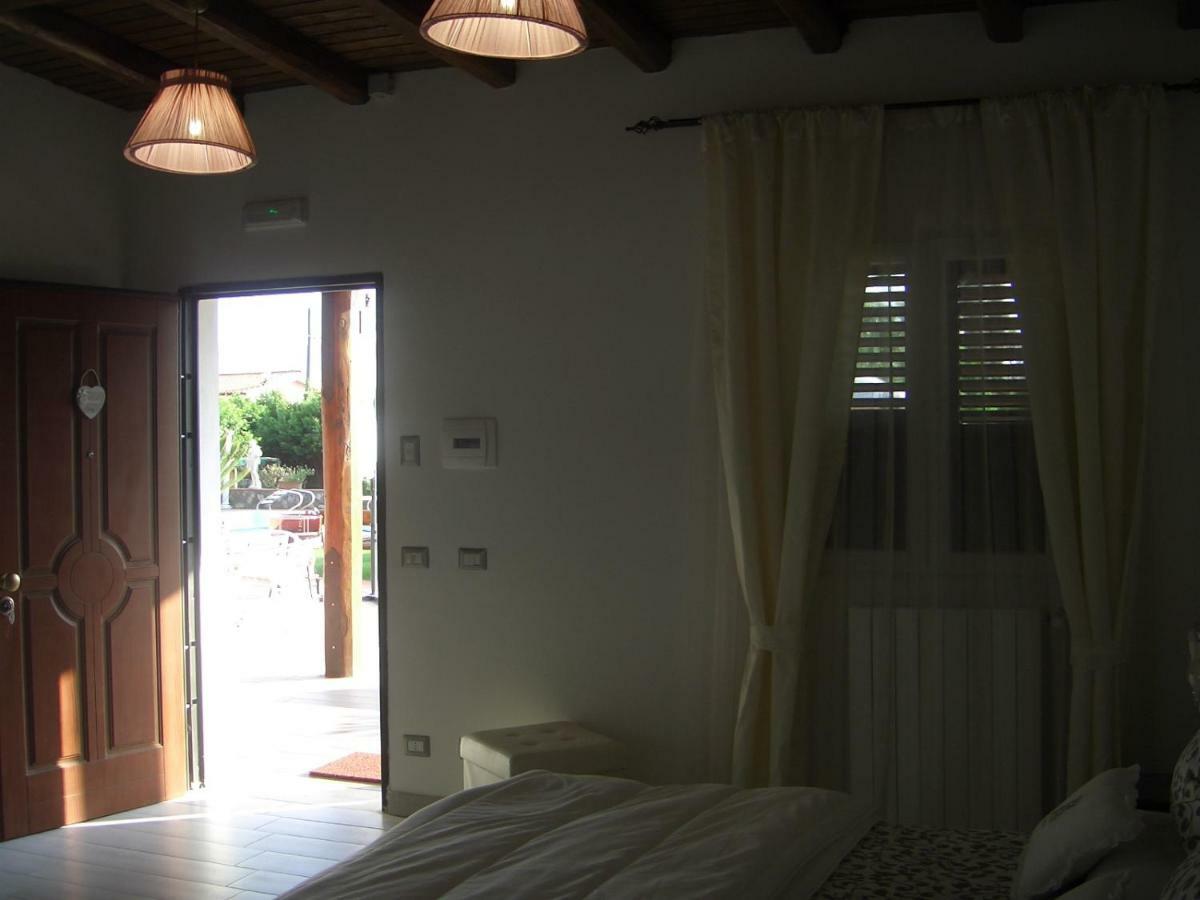 L'Oasi Di Ambra Hotel Ardea Ngoại thất bức ảnh