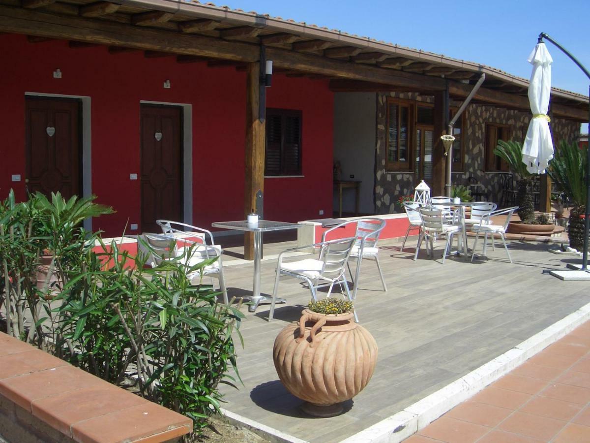 L'Oasi Di Ambra Hotel Ardea Ngoại thất bức ảnh