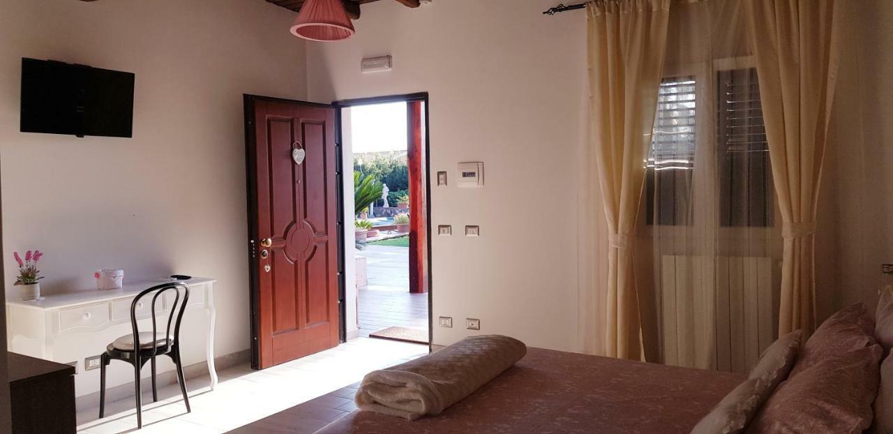 L'Oasi Di Ambra Hotel Ardea Ngoại thất bức ảnh