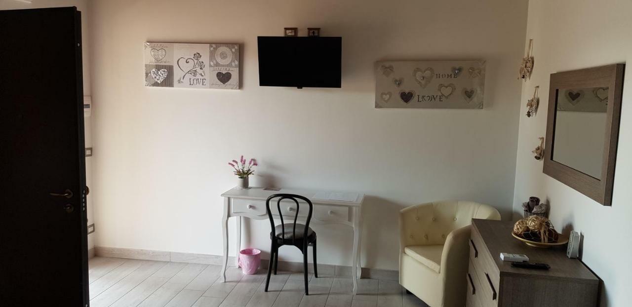 L'Oasi Di Ambra Hotel Ardea Ngoại thất bức ảnh